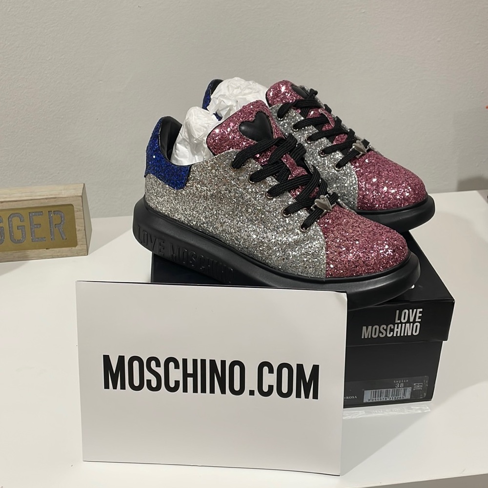 10/10 Love Moschino Sneakers !